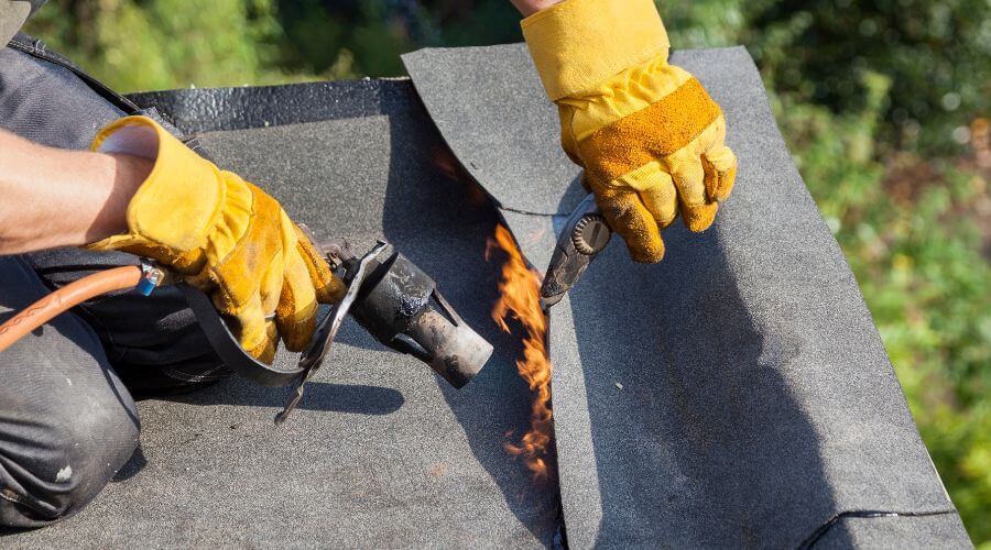 Expert Emergency Roof Repairs services in Henryville, IN